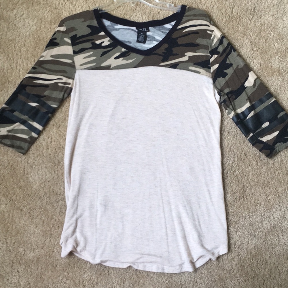 Super cute army print shirt